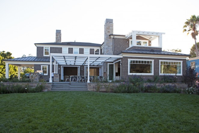 Cedar shake house - love the pergola kellyelko.com