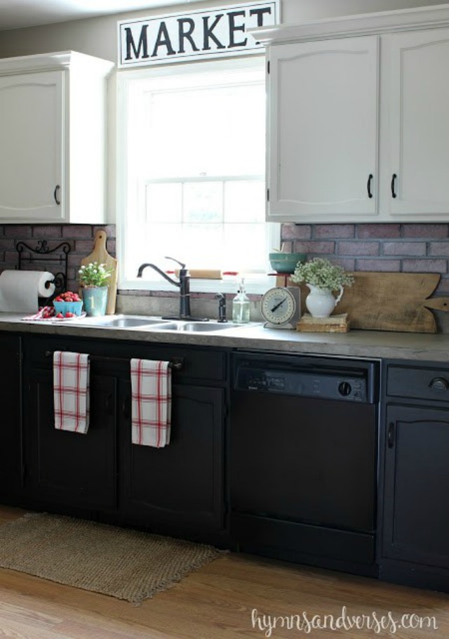 Love the dark lower cabinets with white upper cabinets kellyelko.com