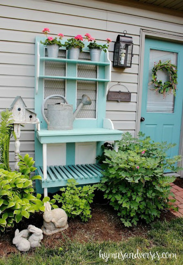 Love this fun blue potting bench kellyelko.com