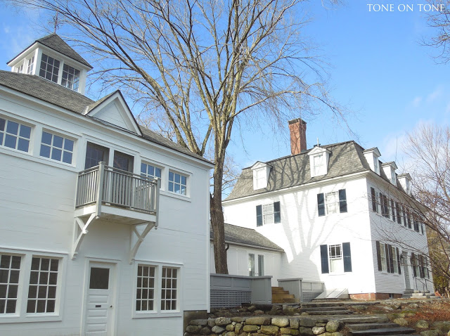 Historic Maine coastal home complete with barn and breezeway - take the tour kellyelko.com