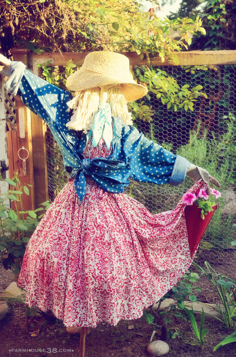 Scarecrow - she's so cute! kellyelko.com