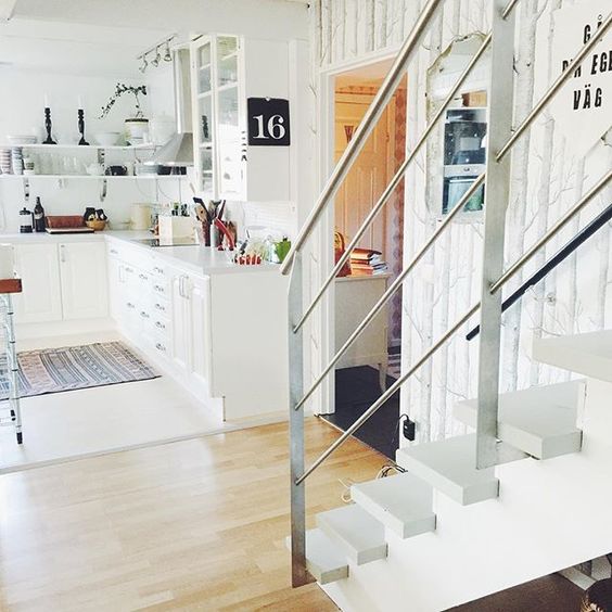 Love this open and airy home tour and the functional white kitchen kellyelko.com
