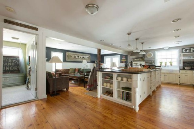 Love this open floor plan farmhouse kellyelko.com