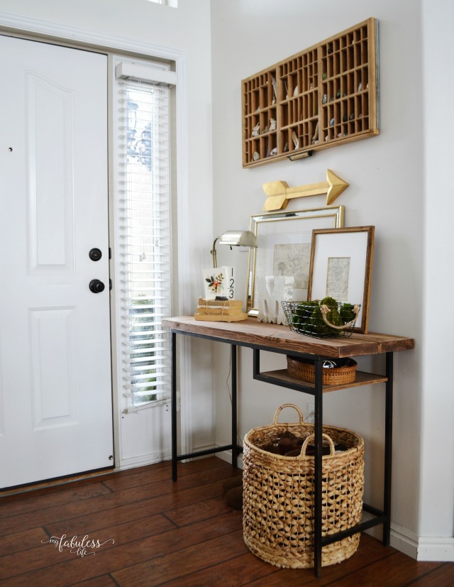 She turned a modern Ikea desk into this rustic farmhouse table! kellyelko.com