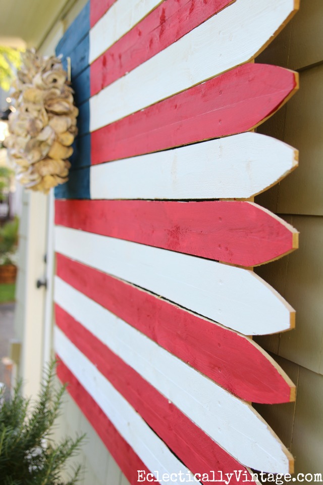 Turn a fence panel into a huge outdoor American flag kellyelko.com