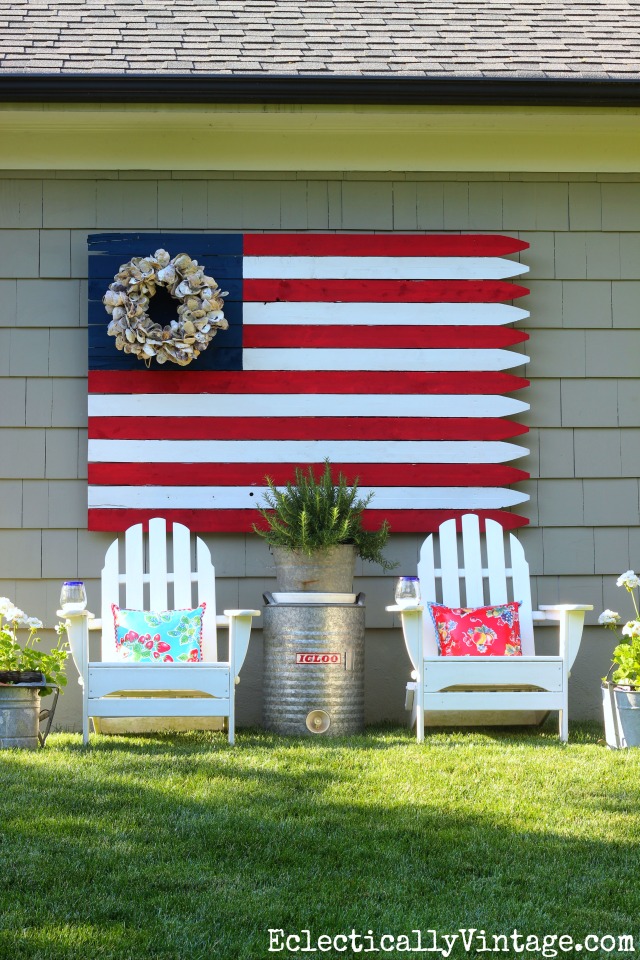 Love this patriotic flag made from a fence and the wreath instead of stars kellyelko.com