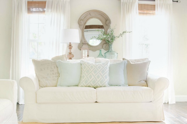 Love this cozy white sofa kellyelko.com