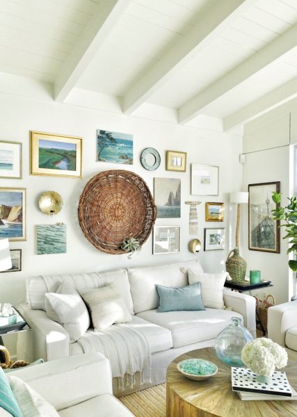 love this eclectic gallery wall with vintage paintings kellyelko.com