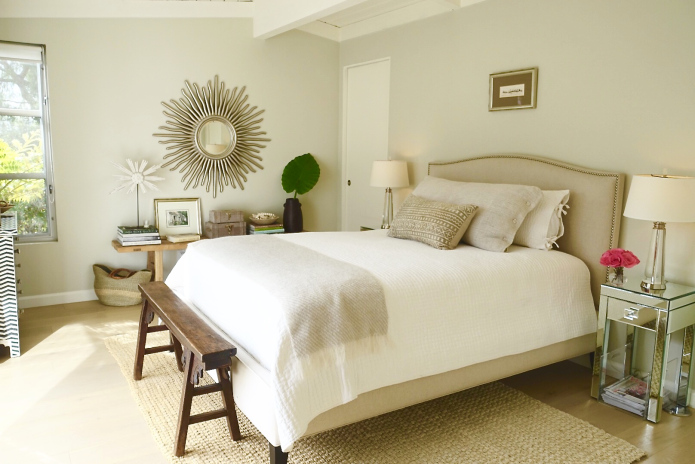 Neutral bedroom - love the upholstered headboard and bench at the foot of the bed kellyelko.com