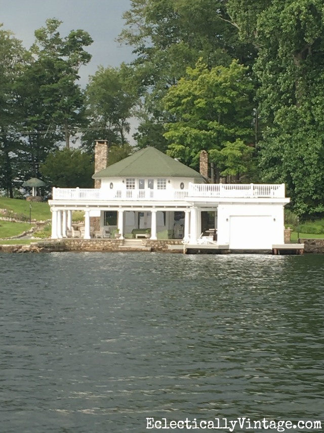 Lake living - love this charming lake house with attached boat house kellyelko.com