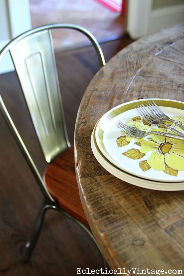 Love this rustic farmhouse table paired with an industrial chair kellyelko.com