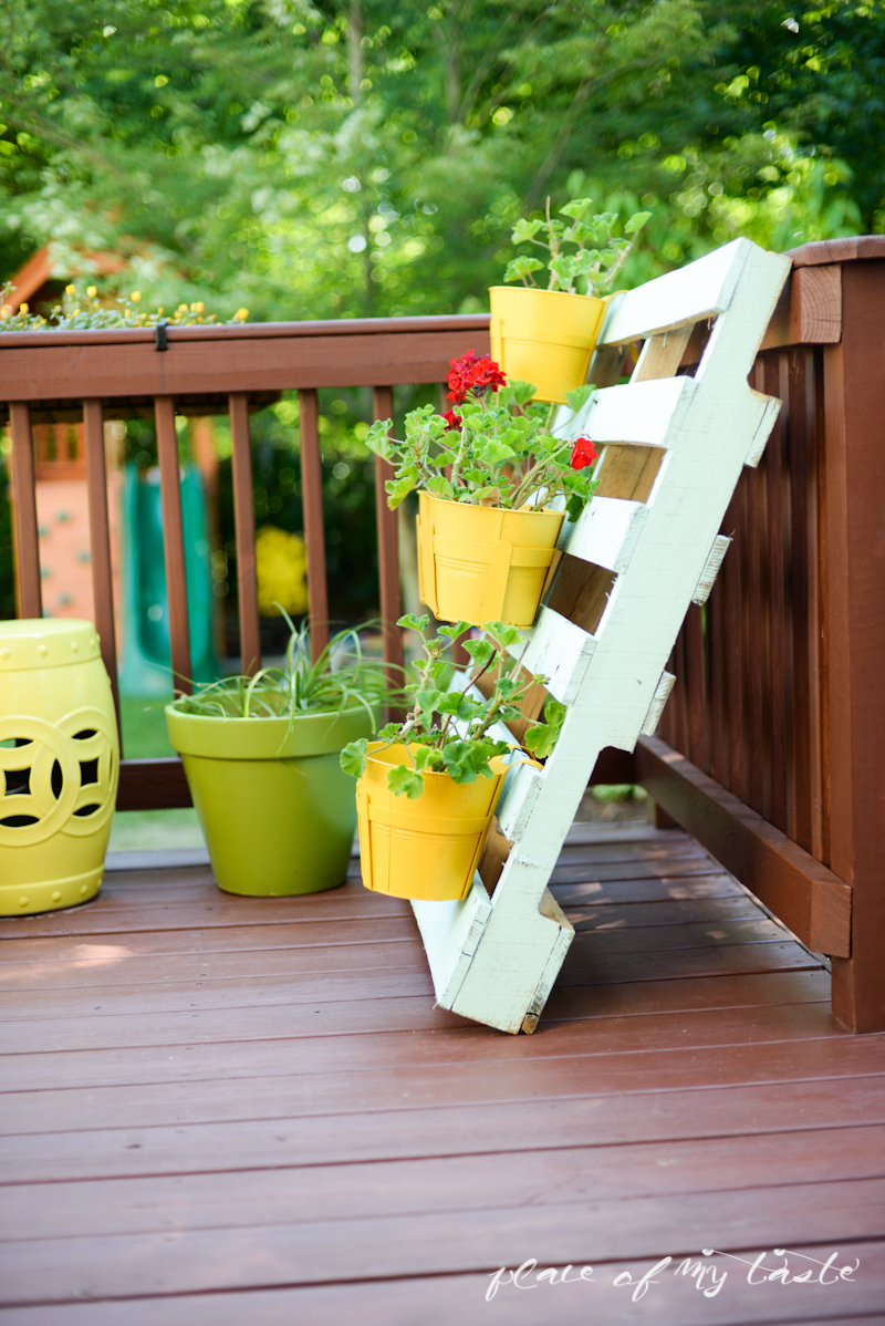 Pallet planter kellyelko.com