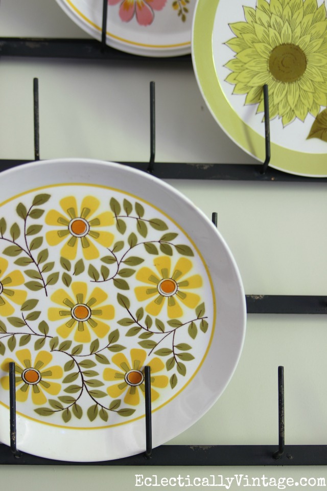 Love these whimsical 1970's floral plates kellyelko.com