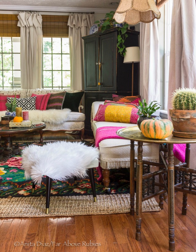 Colorful boho living room for fall kellyelko.com