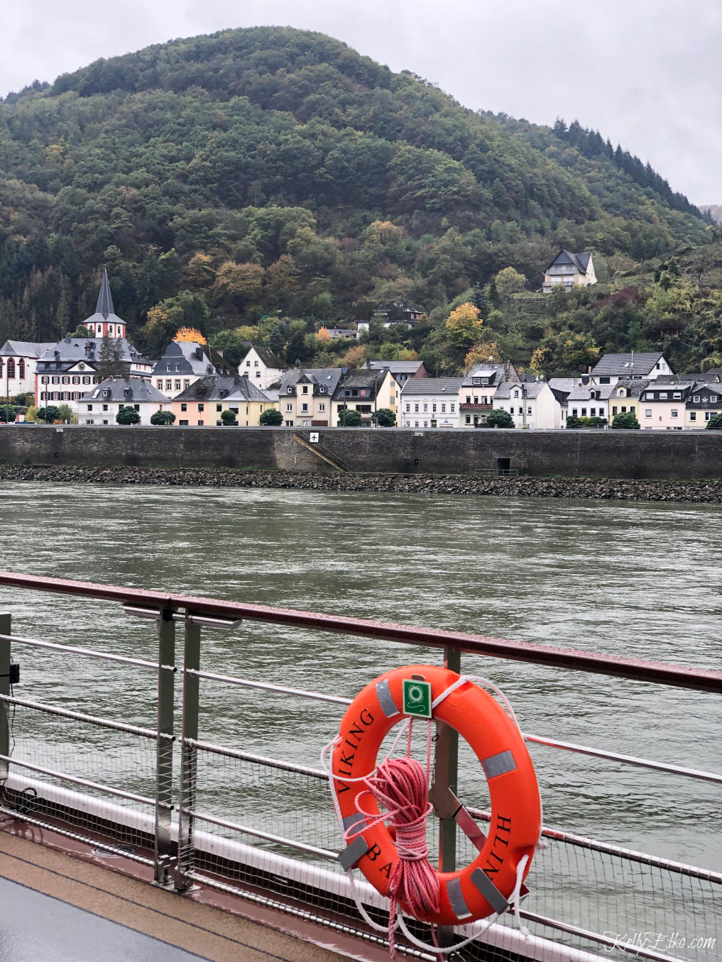 Viking River Cruise along the Rhine River kellyelko.com #rivercruise #vikingrivercruise #myvikingjourney #vikinghlin #rhineriver #vacation #europevacation #travel #travelblog #travelblogger 